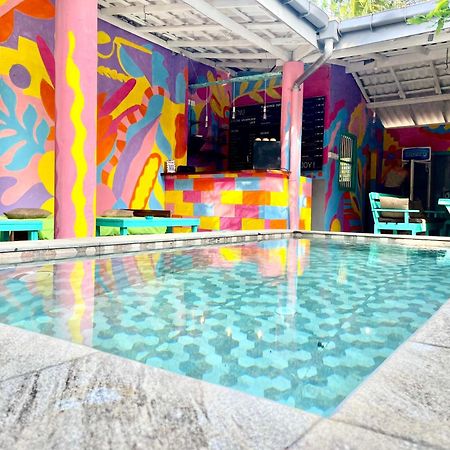 Cycling Backpacker Hostel & Cafe Унаватуна Екстериор снимка