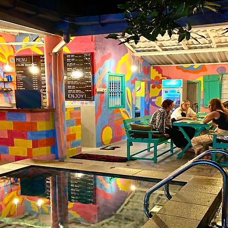 Cycling Backpacker Hostel & Cafe Унаватуна Екстериор снимка