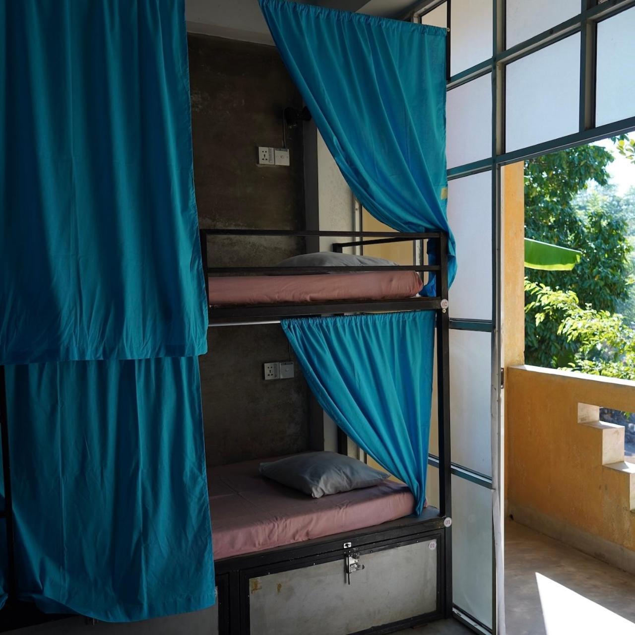 Cycling Backpacker Hostel & Cafe Унаватуна Екстериор снимка